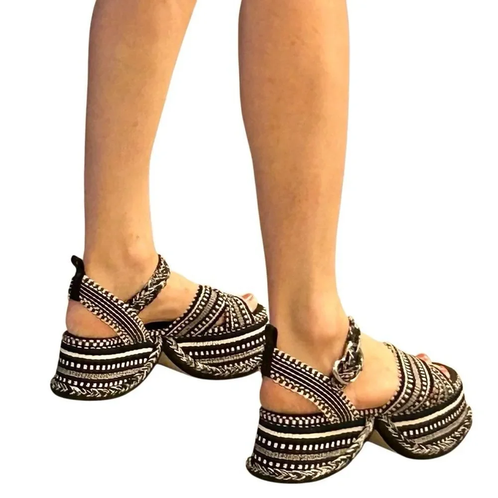 Amambaih Beatriz Platform Sandal Tapestry Noche Black White Blue Meril 40 9 - Picture 5 of 14